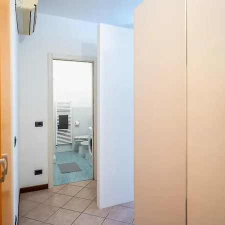 Apartment Mentana 133 *